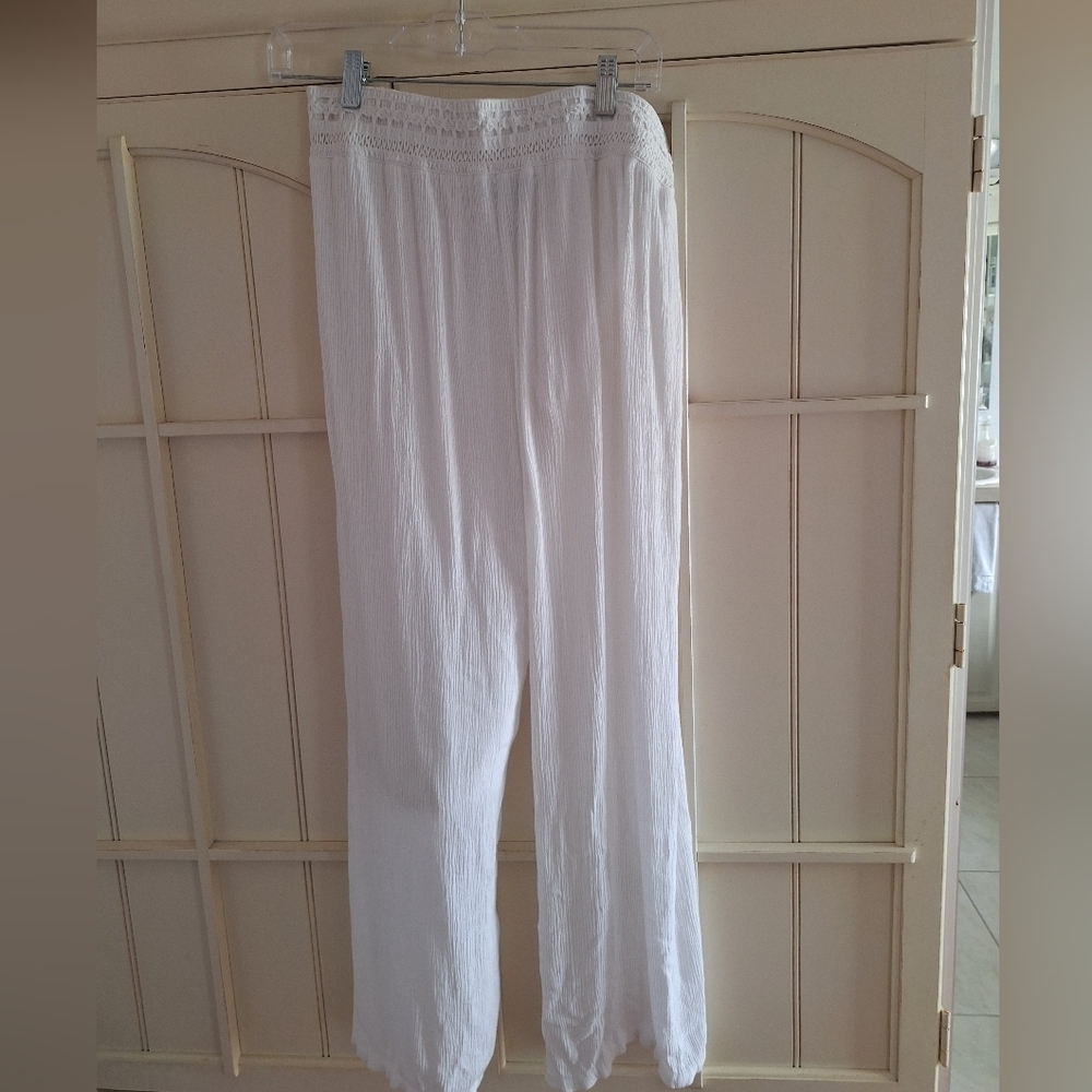 Alyx Wide Leg White Pants - Picture 15 of 15
